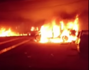 Cel puţin 40 de oameni au fost ucişi şi peste 60 au fost răniţi în două atentate sinucigaşe, la un mall din Bagdad. VIDEO
