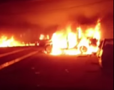 Cel puţin 40 de oameni au fost ucişi şi peste 60 au fost răniţi în două atentate sinucigaşe, la un mall din Bagdad. VIDEO