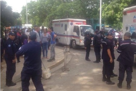 Cel puţin un mort şi 22 de răniţi într-o explozie la o închisoare din Venezuela