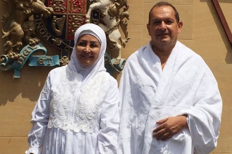 Ambasadorul Marii Britanii în Arabia Saudită a mers în pelerinajul anual de la Mecca, după ce s-a convertit la Islam