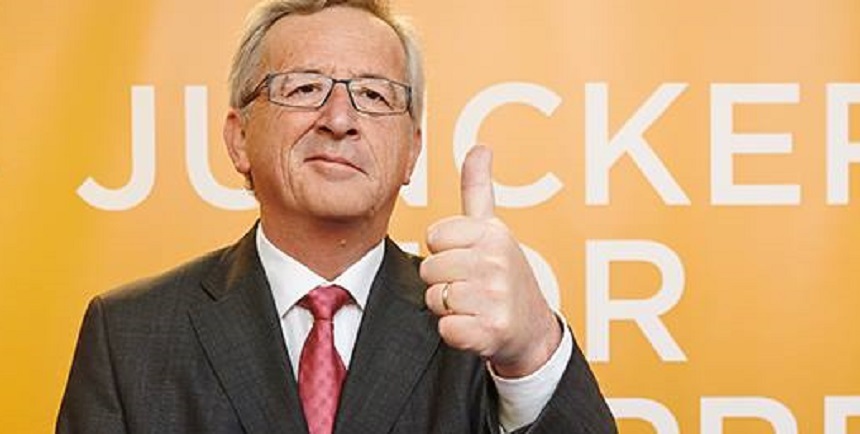 Jean-Claude Juncker neagă că are probleme cu alcoolul într-un interviu în care bea patru pahare de şampanie