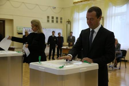 Peste 110 milioane de ruşi sunt aşteptaţi să voteze în alegerile parlamentare 