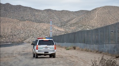 Bloomberg: Visul american al imigranţilor romi înseamnă un bilet dus spre Mexic