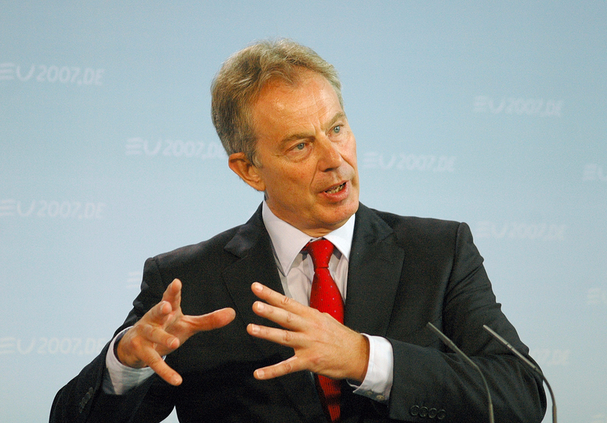 Tony Blair anunţă că va renunţa la imperiul său financiar