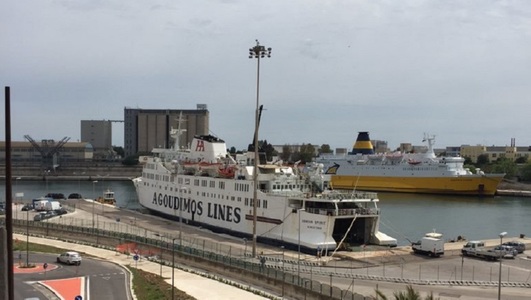 Circulaţia feriboturilor elene, oprită până sâmbătă din cauza unei greve