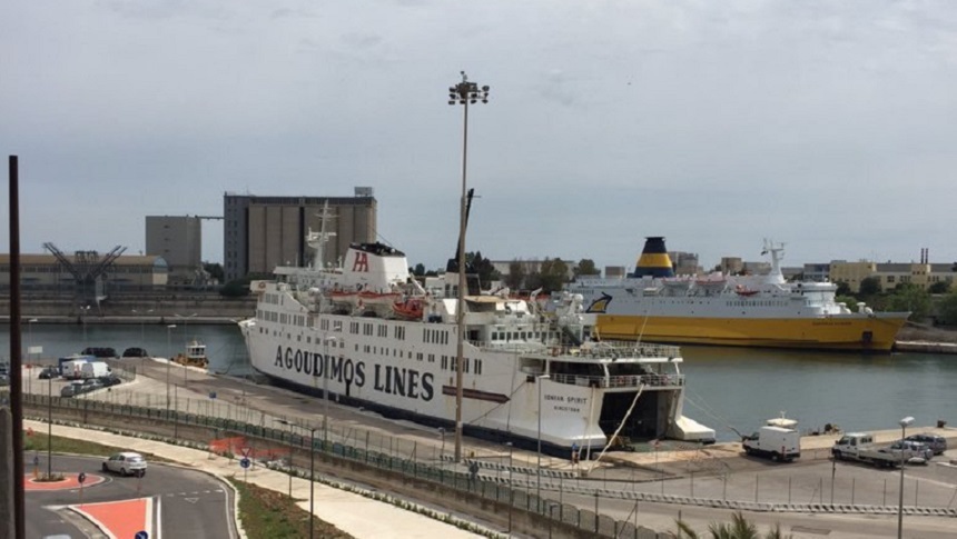 Circulaţia feriboturilor elene, oprită până sâmbătă din cauza unei greve