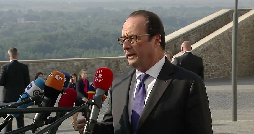 Hollande cere Londrei să se implice în gestionarea migranţilor de la Calais şi promite să demoleze Jungla