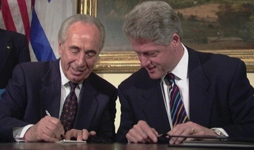 Bill Clinton îi aduce un omagiu lui Shimon Peres, "un geniu cu suflet mare"