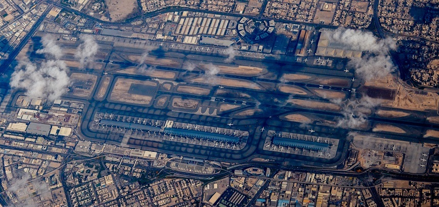 Aeroportul Dubai a fost închis timp de o jumătate de oră, din cauza unei drone 