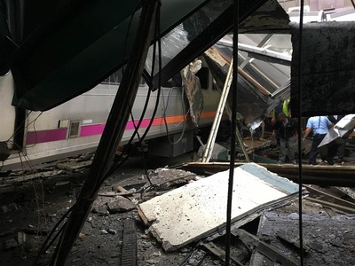 Mecanicul trenului care a deraiat în New Jersey este în stare critică, dar cooperează cu anchetatorii