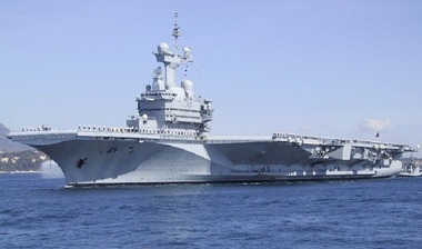 Franţa a lansat primele raiduri aeriene împotriva ISIS de pe port-avionul Charles de Gaulle