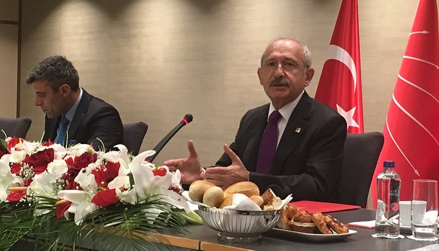Liderul opoziţiei turce Kemal Kilicdaroglu se opune prelungirii stării de urgenţă şi denunţă o "contralovitură" de stat