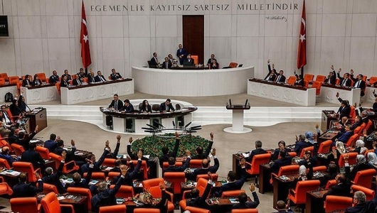 Legislativul turc a prelungit mandatul operaţiunii militare împotriva jihadiştilor din Siria şi Irak