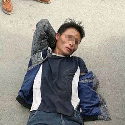 Un chinez şi-a ucis într-o noapte 17 vecini pentru a ascunde faptul că şi-a omorât părinţii