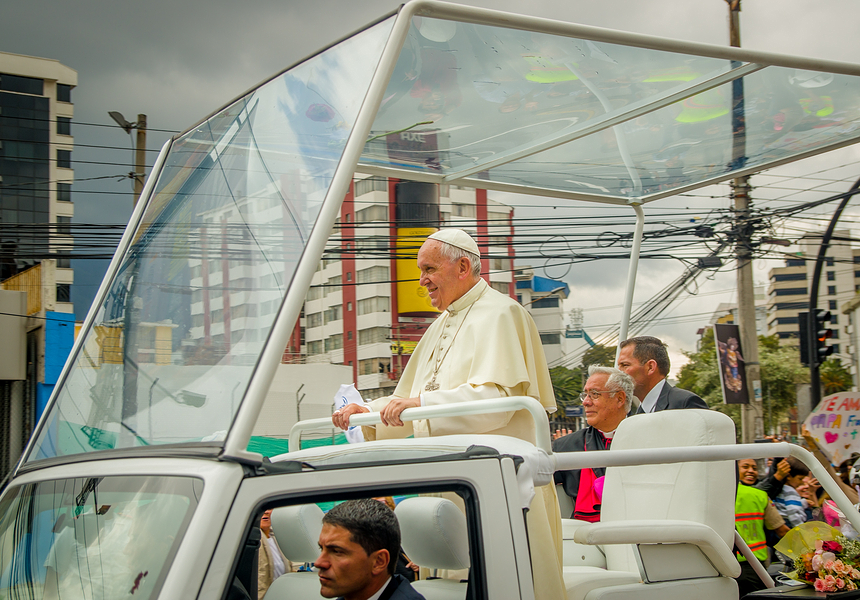 Papa îndeamnă americanii catolici să voteze cum le dictează conştiinţa