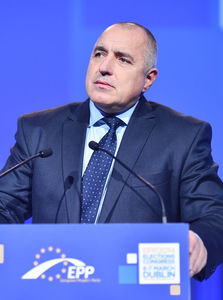 Guvernul bulgar va demisiona, în  cazul în care candidatul său la preşedinţie nu câştigă primul tur al alegerilor