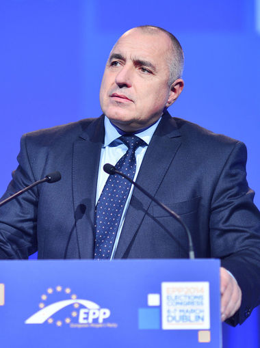 Guvernul bulgar va demisiona, în  cazul în care candidatul său la preşedinţie nu câştigă primul tur al alegerilor
