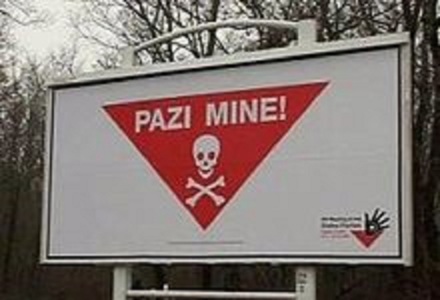 Un genist croat a murit în explozia unei mine, în estul ţării