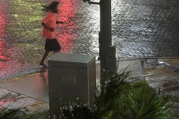 Uraganul Matthew a făcut prima victimă în SUA. Bilanţul total al uraganului a ajuns la 572 de morţi. VIDEO