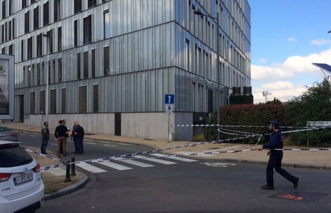 Fratele bărbatului care a agresat poliţişti la Bruxelles a fost inculpat pentru participare la activităţi teroriste