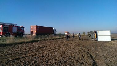 Un camion înmatriculat în România a lăsat o localitate din nordul Franţei fără curent electric