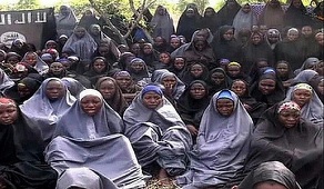 Boko Haram a eliberat 21 dintre fetele răpite la Chibok, declară un oficial nigerian pentru BBC