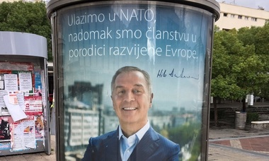 Puterea din Muntenegru arestează 20 de sârbi în ziua unor alegeri parlamentare-cheie şi anunţă că a dejucat "atentate"