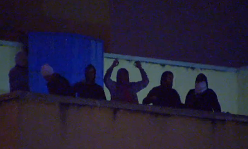 Circa 40 de migranţi au protestat timp de peste 12 ore pe acoperişul unui centru de detenţie din Madrid