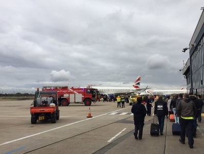 Medicii au intervenit pentru tratarea a 26 de persoane după evacuarea aeropotului London City