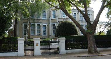 Rusia acuză întârzieri în acordarea vizelor pentru angajaţii ambasadei de la Londra