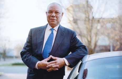 Fostul secretar de stat republican Colin Powell a anunţat că o va vota pe Hillary Clinton în alegerile prezidenţiale
