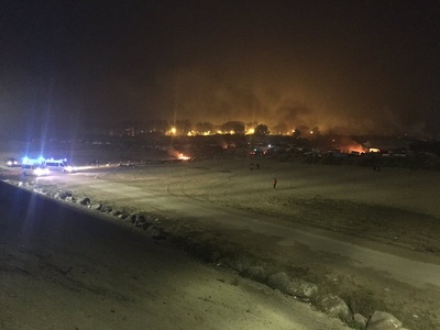Un rănit într-o serie de incendii izbucnite în cursul nopţii în "Jungla" din Calais. VIDEO