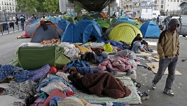 Peste 3.000 de migranţi s-au instalat în nord-estul Parisului în tabăra ilegală de la Stalingrad