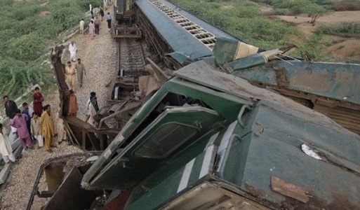 Accident de tren în Pakistan: cel puţin 17 morţi, VIDEO