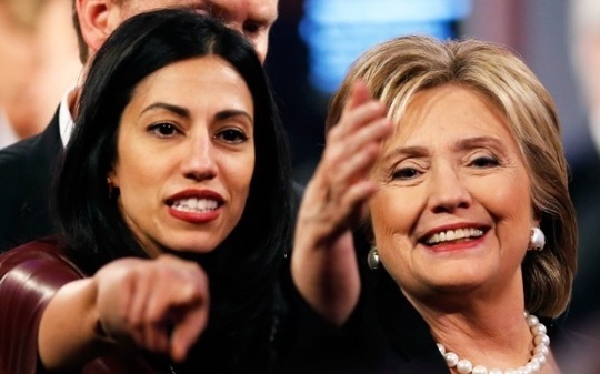 Hillary Clinton şi Huma Abedin (Sursă: Twitter)