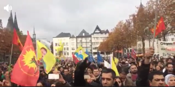 Mii de kurzi manifestează la Koln împotriva politicii lui Erdogan şi îndeamnă la rezistenţă