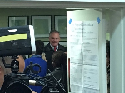 Candidatul democrat la vicepreşedinţie a votat
