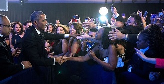 Obama îşi îndeamnă abonaţii contului de Twitter să se ducă să voteze: "Progresul e pe buletinul de vot"