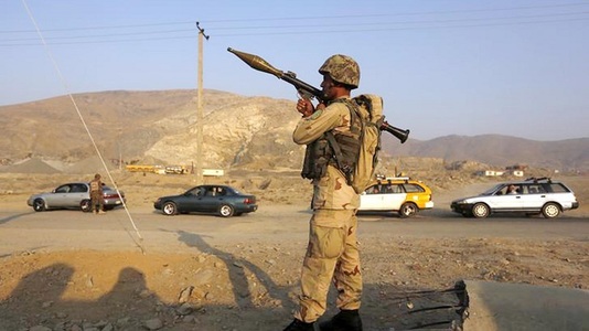 Explozie la baza aeriană NATO de la Bagram: 3 morţi şi 13 răniţi