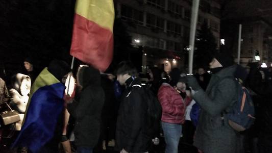 R. Moldova: Protestele continuă la sediul Comisiei Electorale Centrale din Chişinău