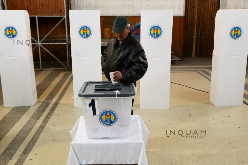 Alegerile din R. Moldova s-au desfăşurat transparent şi corect, spun observatorii internaţionali