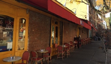 Un susţinător al lui Trump a lovit peste faţă o femeie într-un restaurant din New York