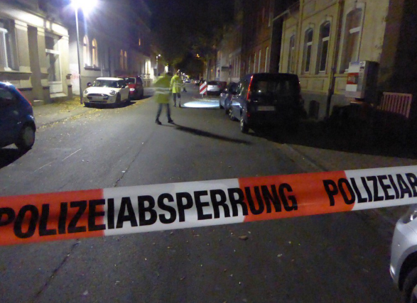 Autorităţile germane au anunţat că o femeie este în stare critică, după ce a fost legată de o maşină şi târâtă pe străzile din Hamelin