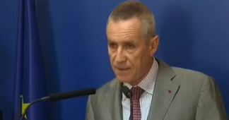 Cinci suspecţi, patru francezi şi un marocan, prezentaţi în faţa justiţiei în urma atentatului dejucat weekendul trecut în Franţa, anunţă François Molins