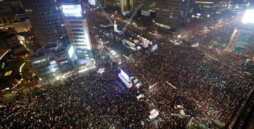 Aproape două milioane de protestatari îi cer preşedintei sud-coreene Park Geun-hye să demisioneze în cele mai ample proteste din ultimele cinci săptămâni