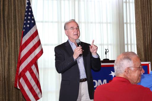 Donald Trump l-a ales pentru poziţia de secretar al sănătăţii pe congresmanul Tom Price, un critic vehement al Obamacare