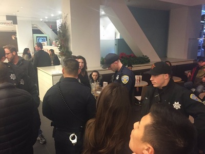 O persoană înarmată a fost arestată, iar un cinematograf a fost evacuat la San Francisco