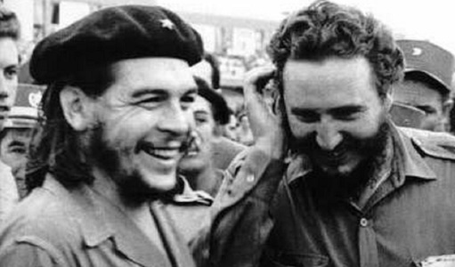 Convoiul funerar al lui Fidel Castro şi-a reluat drumul către Santiago după ce s-a oprit la Mausoleul lui "Che" Guevara