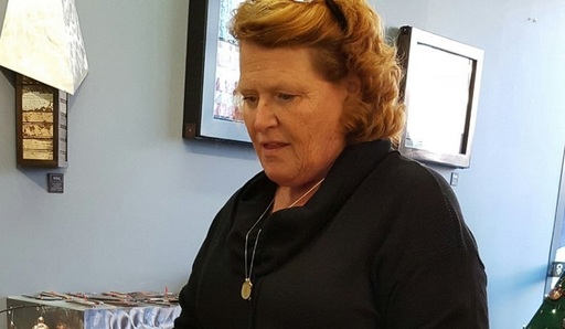 Trump o are în vedere pe senatoarea democrată Heidi Heitkamp din Dakota de Nord pentru o funcţie în viitorul său Cabinet