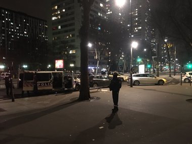 Autorităţile franceze, în căutarea unui atacator care a încercat să jefuiască o agenţie de turism din Paris. UPDATE, FOTO, VIDEO